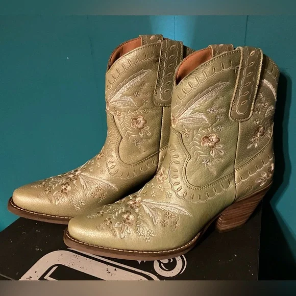 Dingo Metallic Gold Primrose Floral Embroidered Heeled Boots - Picture 3 of 8